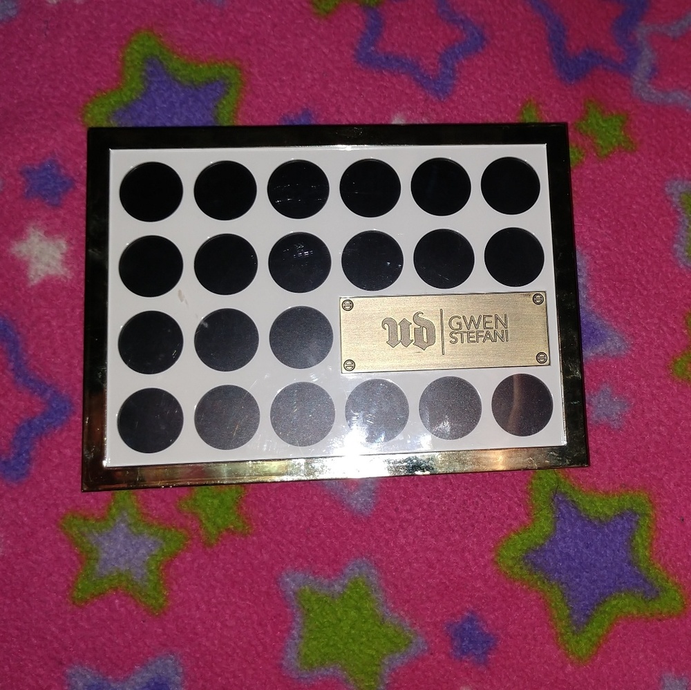 Gwen Stefani palette